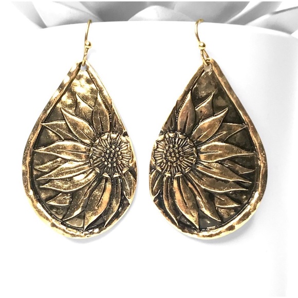 Blossom Boutique Jewelry - 1 LEFT! Gold Tone Hammered Metal Dangle Sunflower Earrings